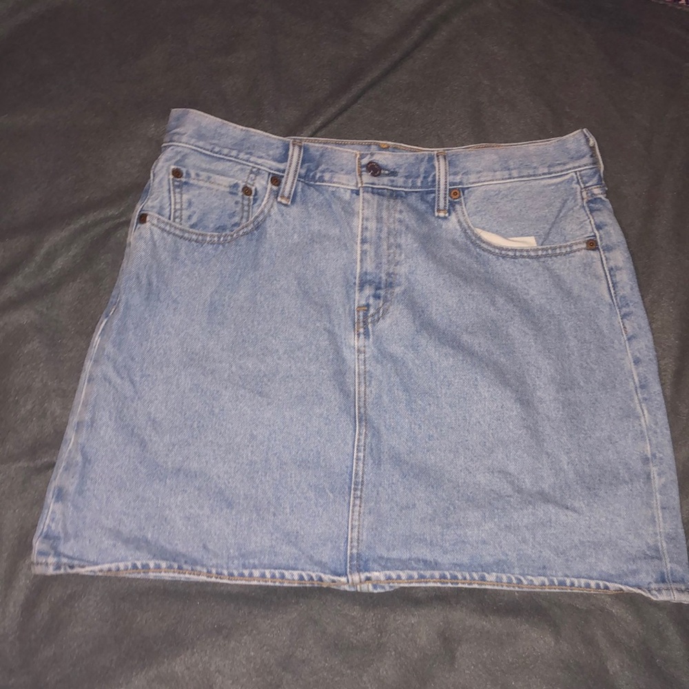 Denim Levi skirt! Cute for the summer!!!